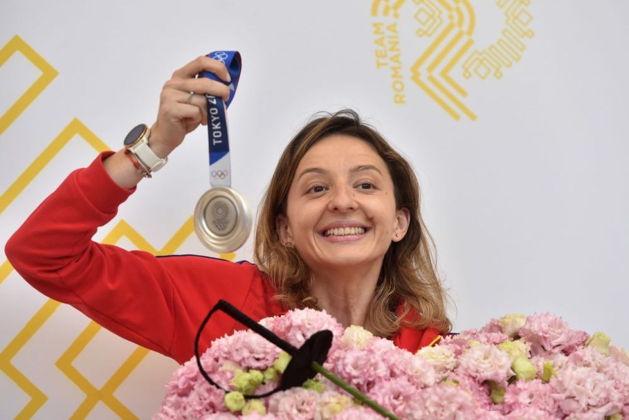 Ana Maria Popescu a refuzat să dea mâna cu Novak! Ce spune premierul Cîțu de conflictul celor doi_6