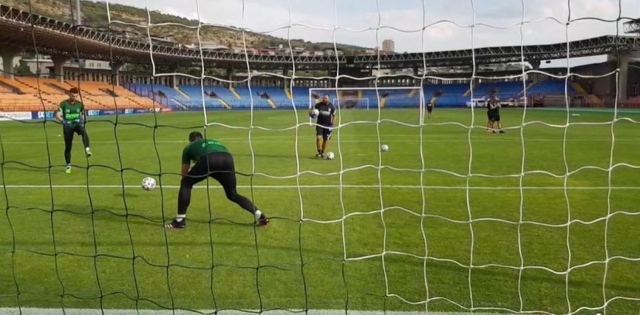 FCSB a ajuns în Armenia! Imagini de la primul antrenament al „roș-albaștrilor”, înaintea duelului cu Karagandy_5