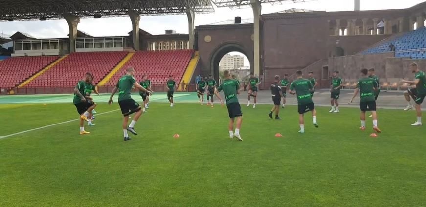 FCSB a ajuns în Armenia! Imagini de la primul antrenament al „roș-albaștrilor”, înaintea duelului cu Karagandy_6