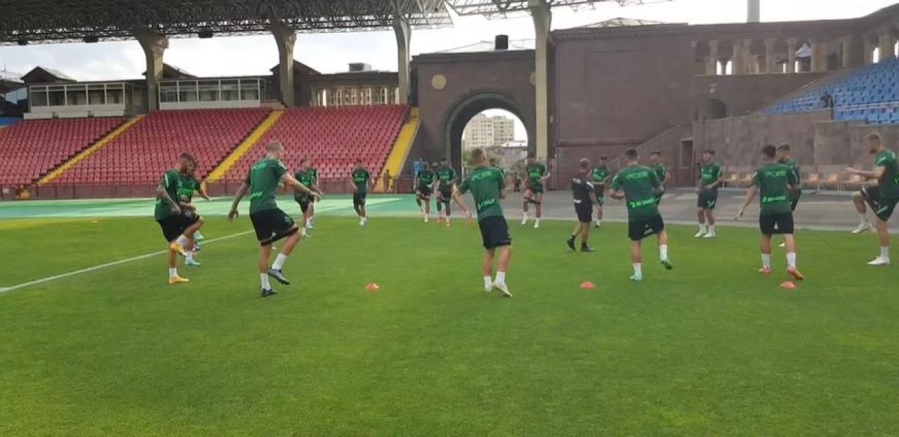 FCSB a ajuns în Armenia! Imagini de la primul antrenament al „roș-albaștrilor”, înaintea duelului cu Karagandy_6