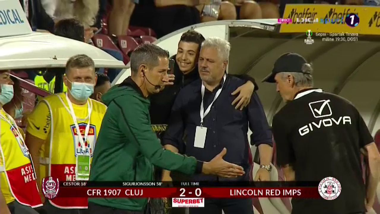 FOTO | Gestul făcut de Șumudică imediat după fluierul final. Cum a fost surprins tehnicianul ardelenilor_6