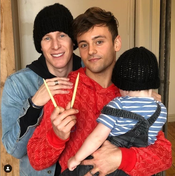 Cum și-a petrecut noaptea singurul medaliat gay de la Tokyo. Fanii săi l-au lăudat pentru ce a făcut cu medalia_8