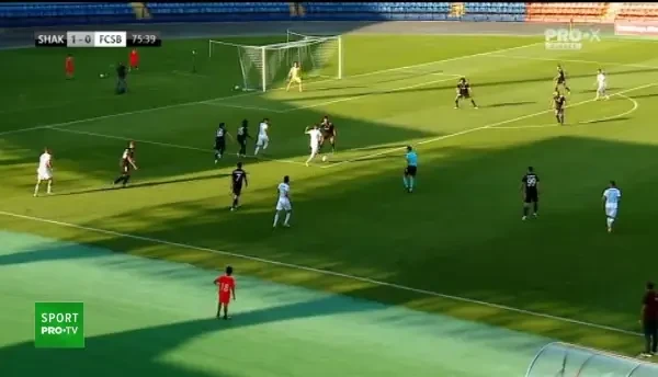 GOOOOOL FCSB! Oaidă îl vede perfect pe Coman, care își driblează adversarii și înscrie cu un șut din 11 metri!