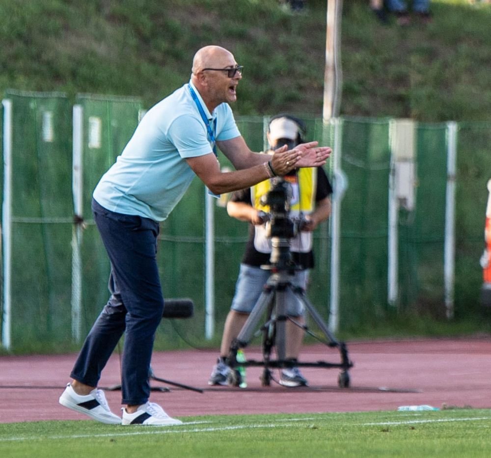 Reacția lui Leo Grozavu după eliminarea din Conference League! Antrenorul a citat-o pe Ana Maria Popescu