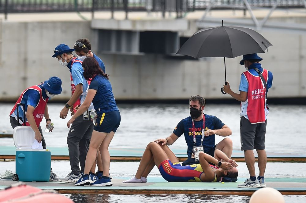 Denisa Tîlvescu, epuizată de efort după finala de la 8+1. Românca s-a prăbușit pe ponton la sosire FOTO _3