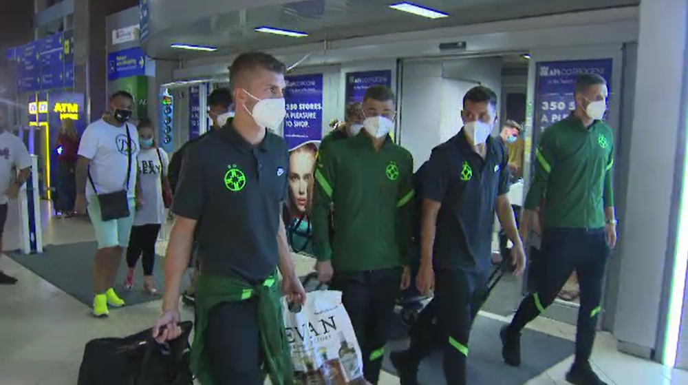 VIDEO | FCSB s-a întors în țară. Imagini de pe aeroport cu elevii lui Todoran după eliminarea din cupele europene _2