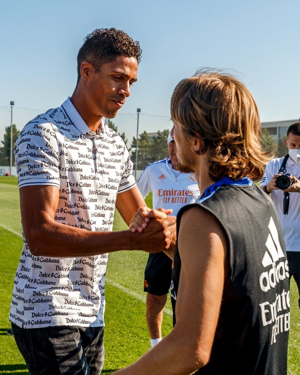 FOTO | Varane și-a luat rămas bun de la foștii colegi și de la fanii lui Real: 