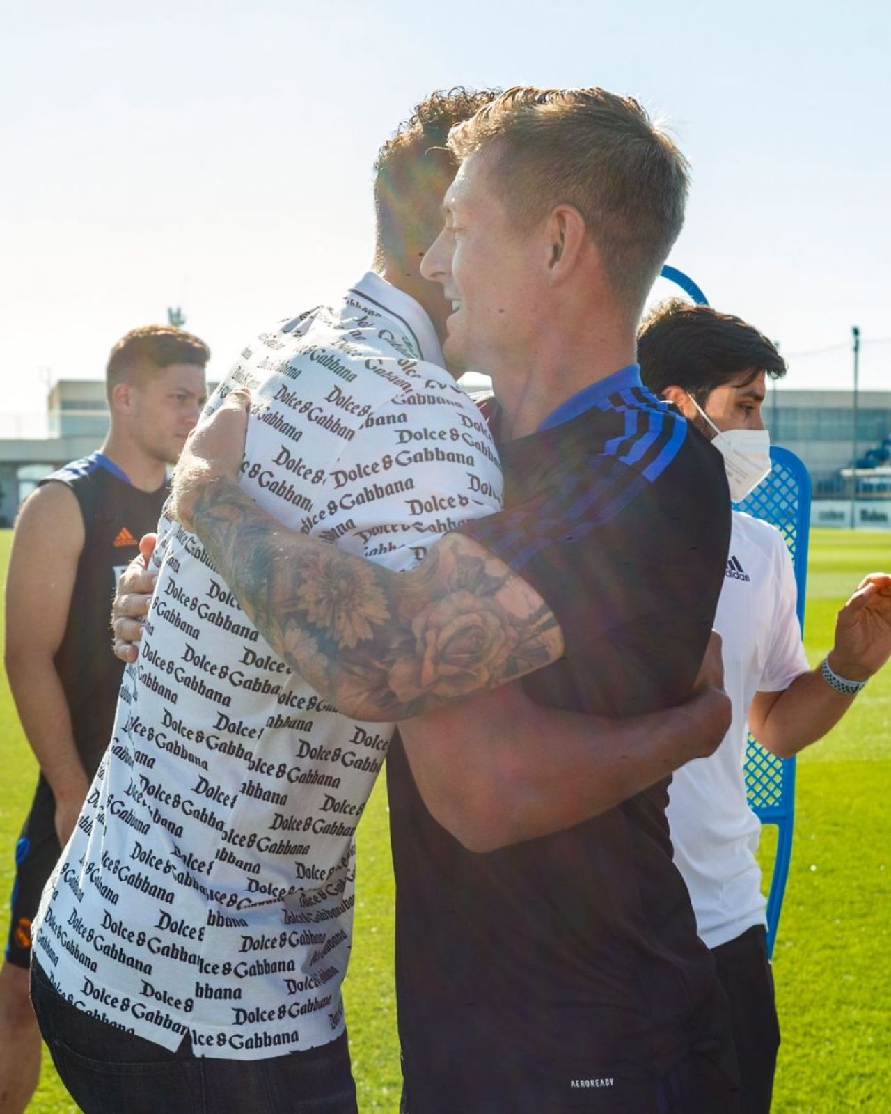 FOTO | Varane și-a luat rămas bun de la foștii colegi și de la fanii lui Real: