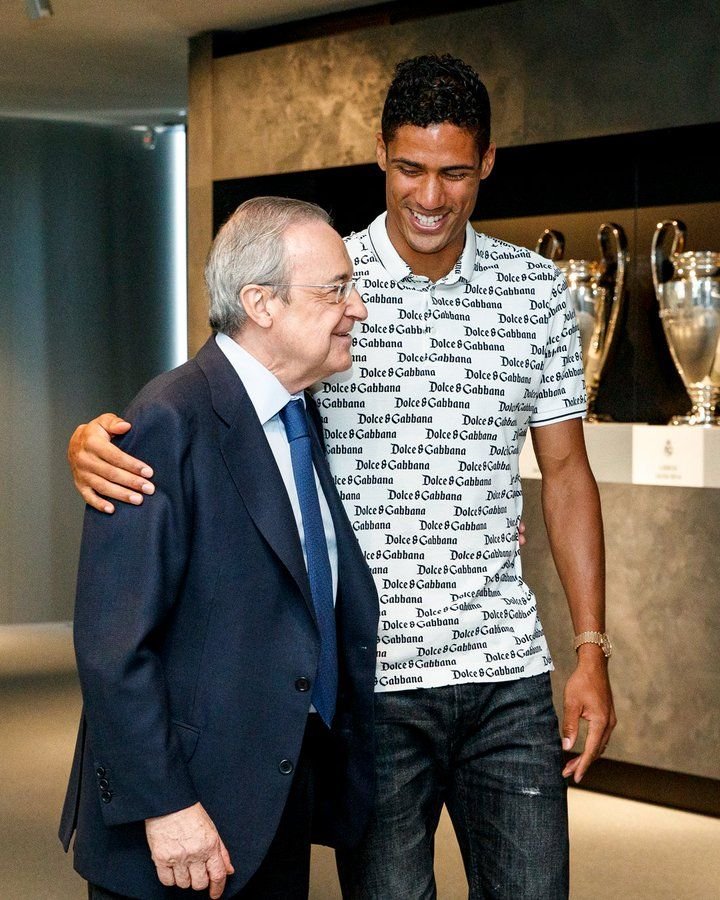 FOTO | Varane și-a luat rămas bun de la foștii colegi și de la fanii lui Real: 