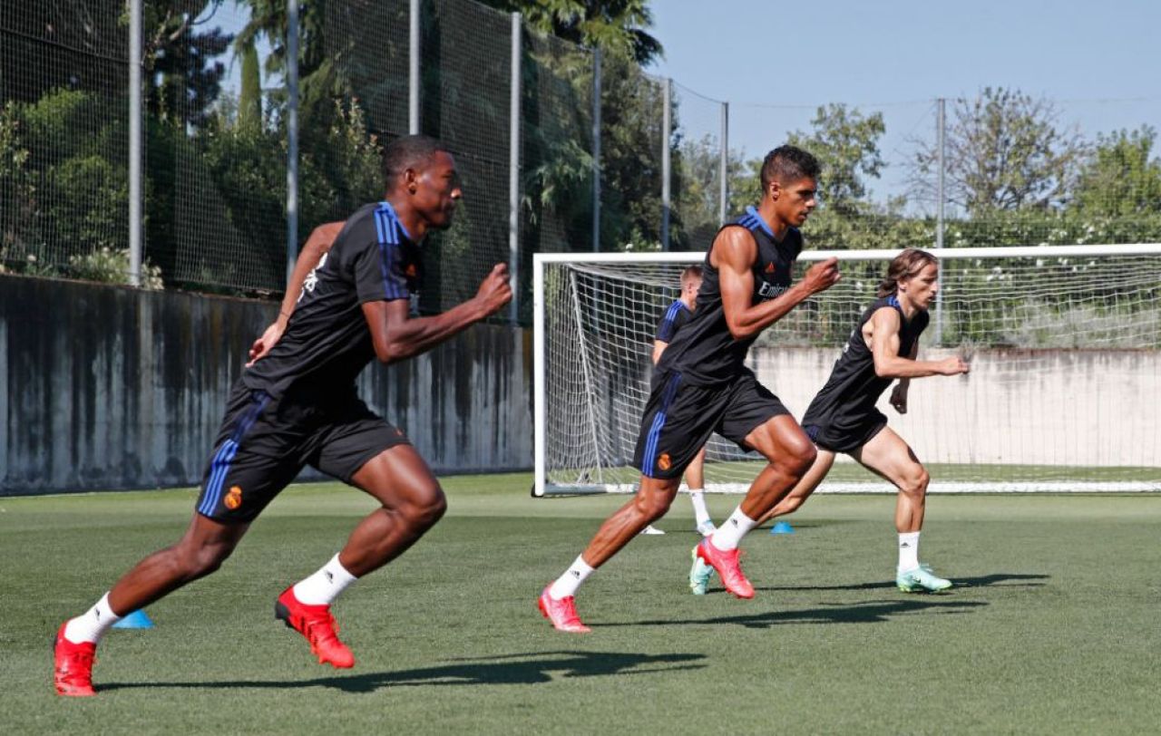 S-a aflat totul! Contractul fabulos pe care Alaba îl va avea la Real Madrid: peste 100 de milioane de euro în joc_11