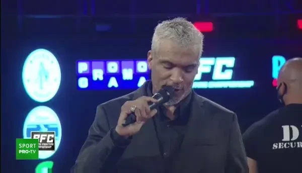 Lovit de &bdquo;Tănculeț&rdquo;! Ionuț Iancu l-a pus la păm&acirc;nt pe Ion Puiu cu un croșeu devastator