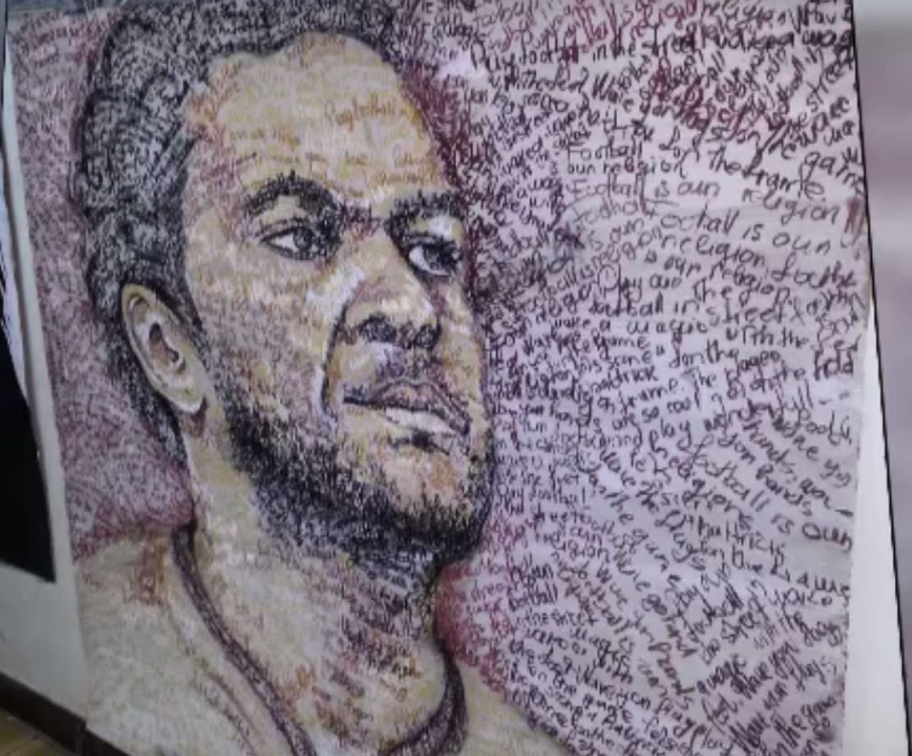 VIDEO | Face fotbal și artă la București și lucrările ei sunt expuse la muzeu. Fata e topită după Dani Alves_5