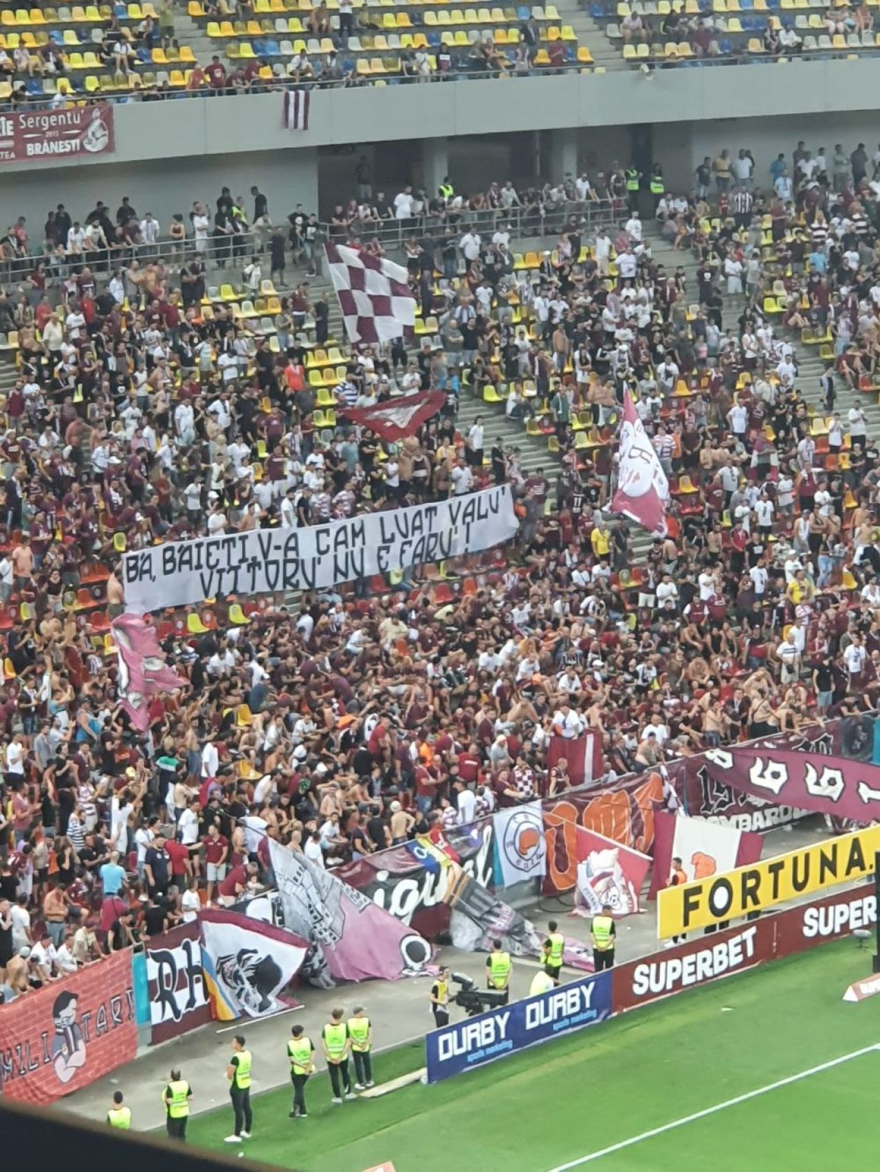 „Șoc! Eclipsă totală / V-a cam luat valu', Viitoru' nu e Faru'!” Dispută aprinsă între galerii pe Arena Națională _1