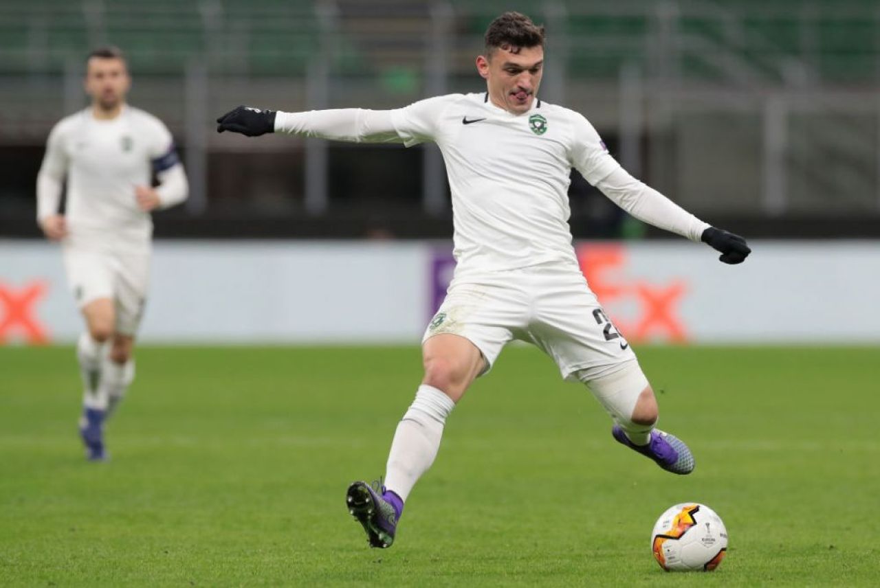 Claudiu Keșeru, gol spectaculos de la 60 m. Internaționalul român a adus victoria cu o reușită impresionantă VIDEO _1