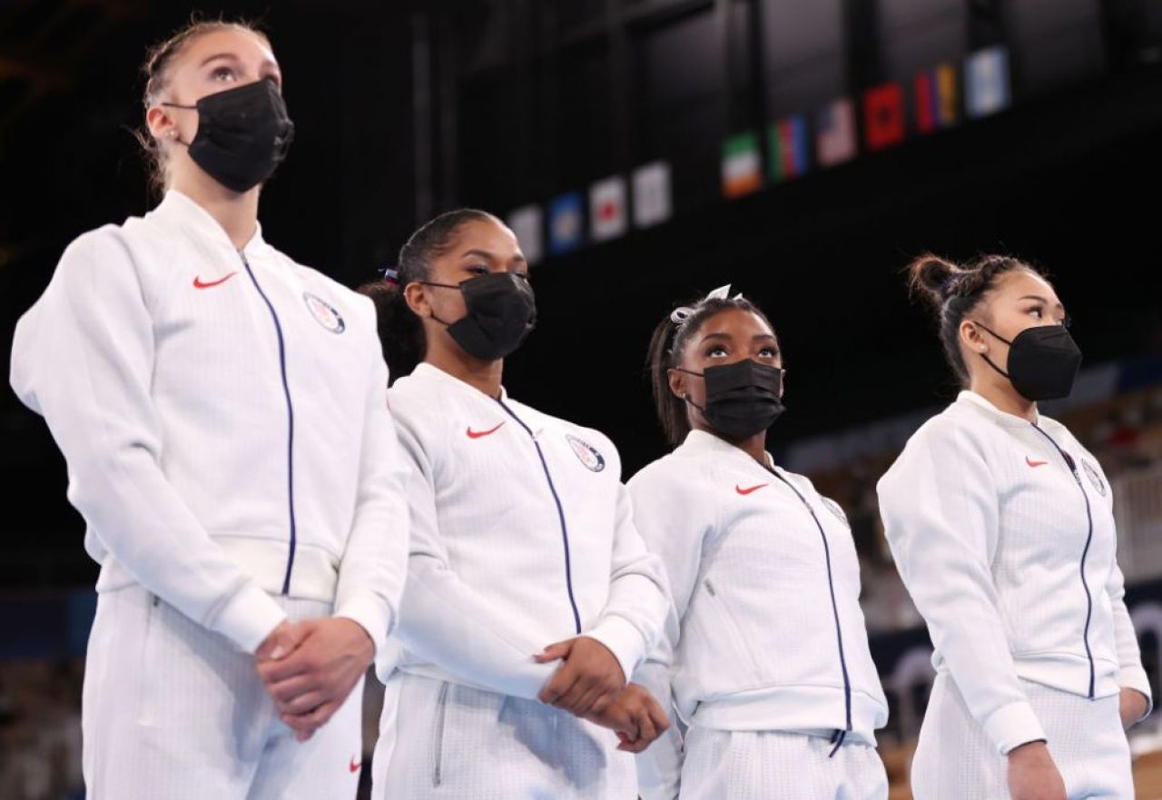 Simone Biles s-a retras și din finala de la sol. Val de susținere din partea vedetelor pentru gimnasta din SUA _1