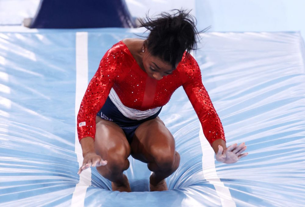 Simone Biles s-a retras și din finala de la sol. Val de susținere din partea vedetelor pentru gimnasta din SUA _2