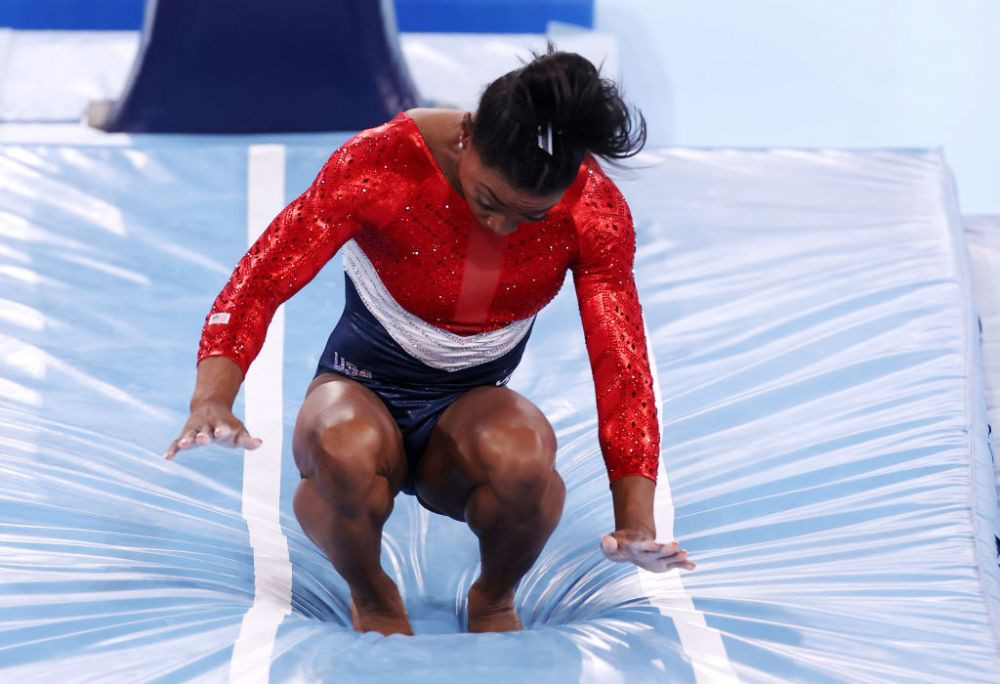Simone Biles s-a retras și din finala de la sol. Val de susținere din partea vedetelor pentru gimnasta din SUA _5