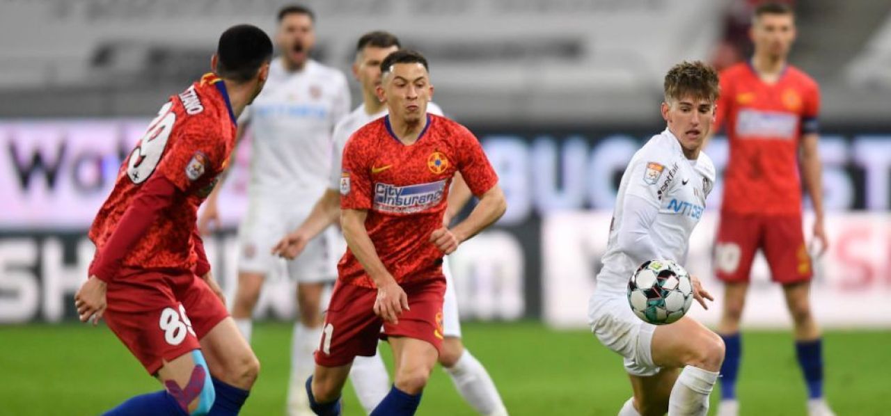 EXCLUSIV | Răsturnare de situație în cazul lui Moruțan! Fotbalistul, deturnat de un club din Europa din drumul spre Galata_7