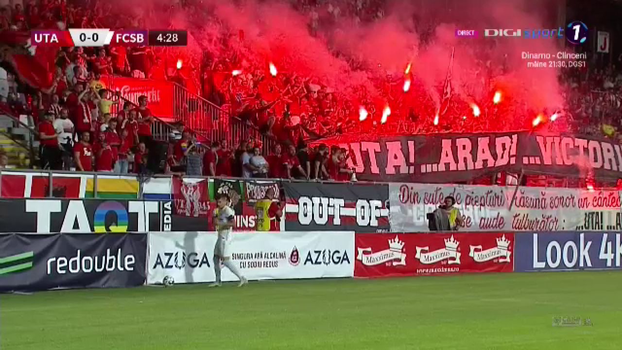 GALERIE FOTO | Spectacol total în tribunele stadionului din Arad_1