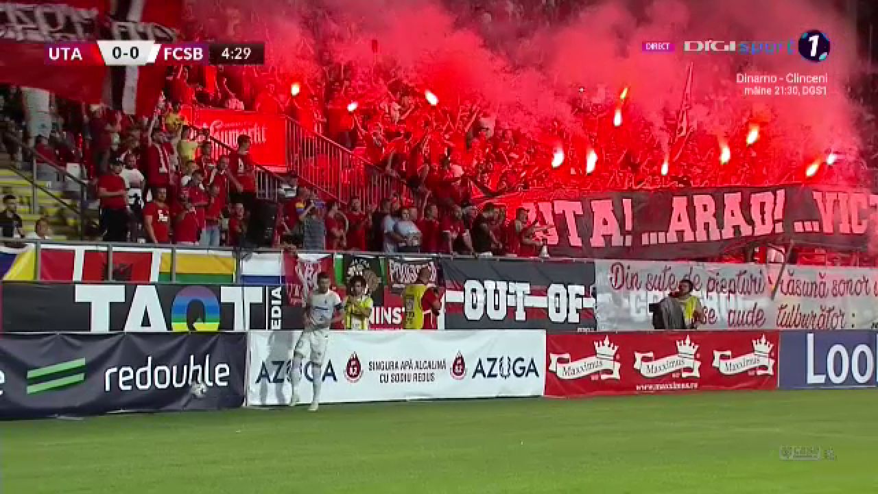 GALERIE FOTO | Spectacol total în tribunele stadionului din Arad_2