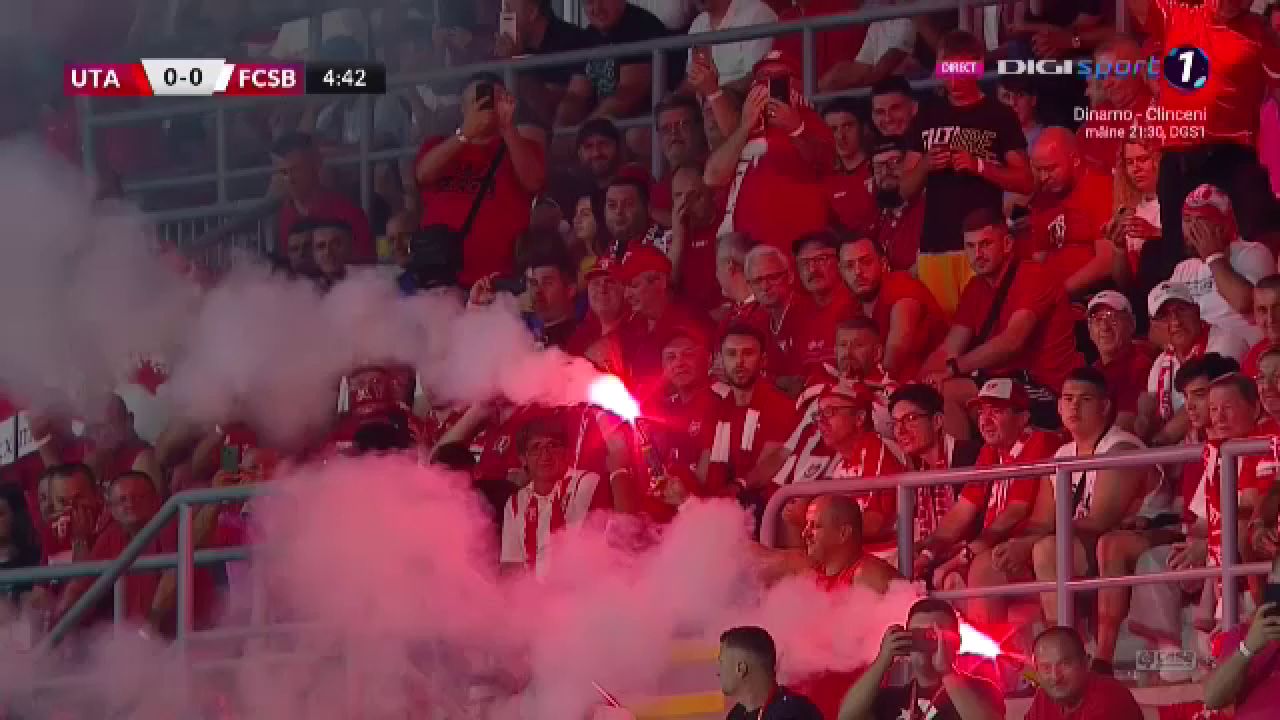 GALERIE FOTO | Spectacol total în tribunele stadionului din Arad_6