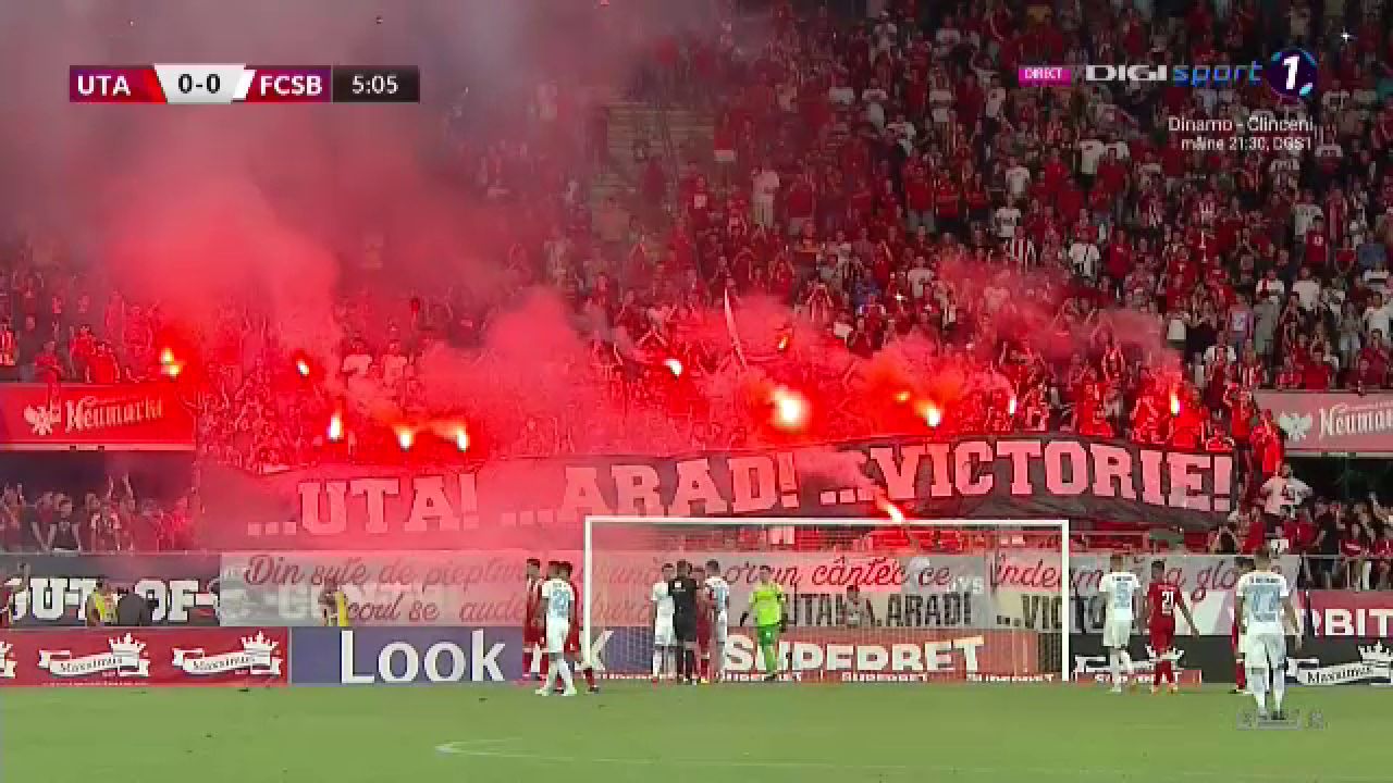 GALERIE FOTO | Spectacol total în tribunele stadionului din Arad_7