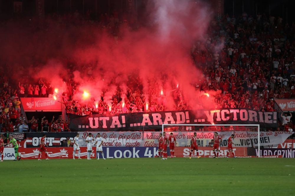 FCSB, luată peste picior de fanii arădeni! Ce au putut să le strige roș-albaștrilor pe parcursul meciului