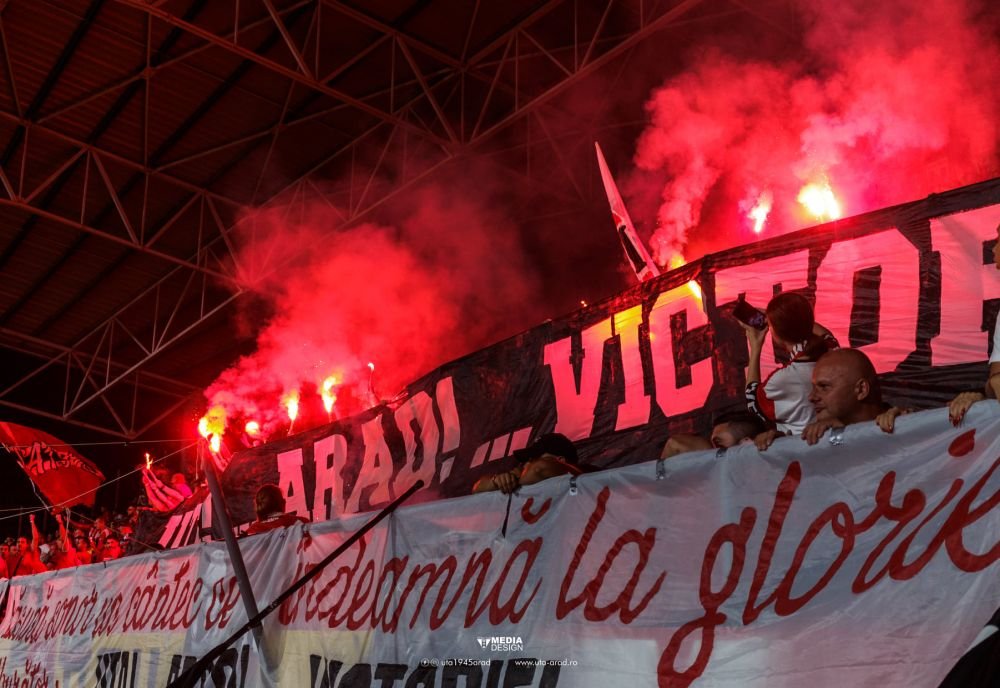 FCSB, luată peste picior de fanii arădeni! Ce au putut să le strige 