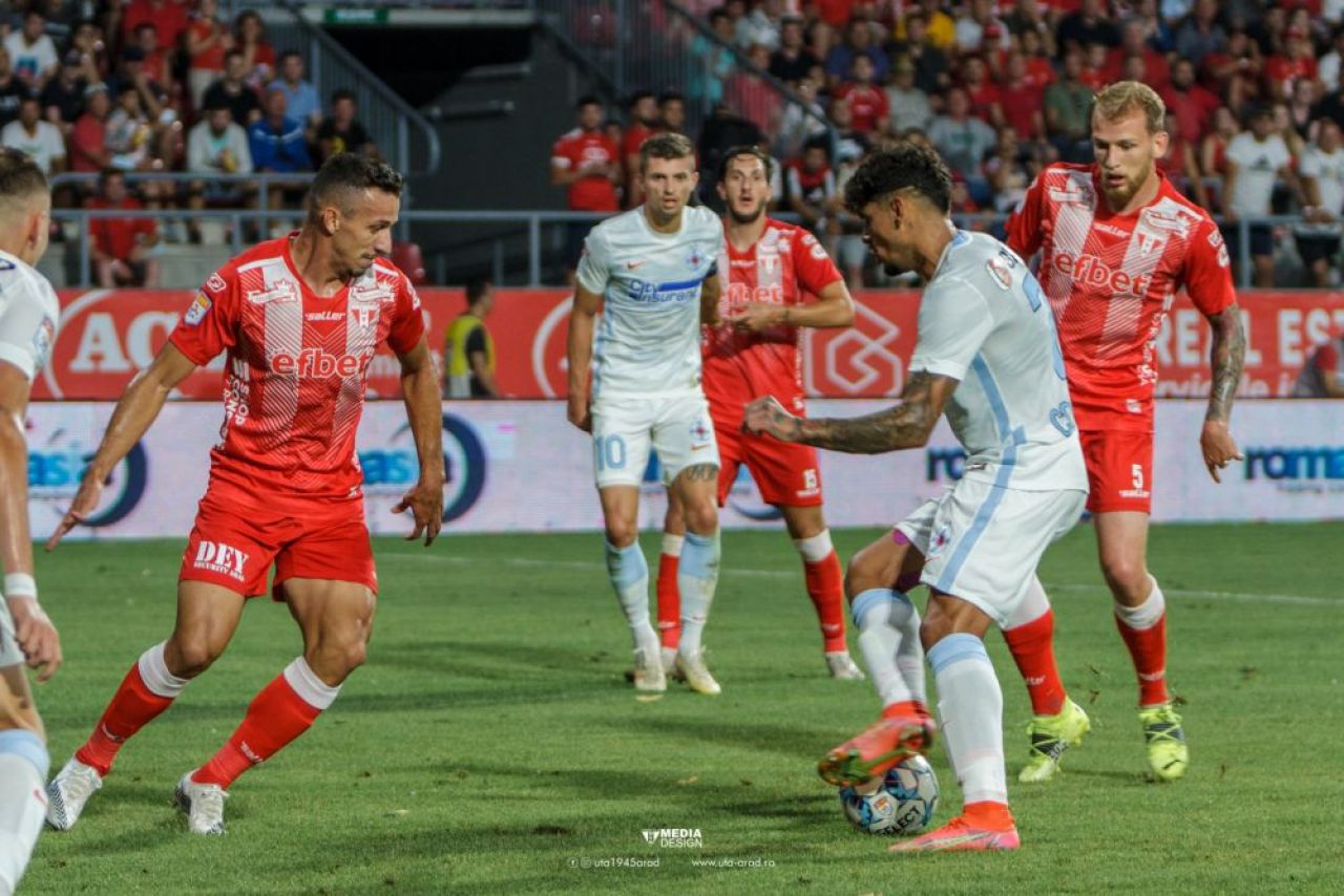 FCSB, luată peste picior de fanii arădeni! Ce au putut să le strige