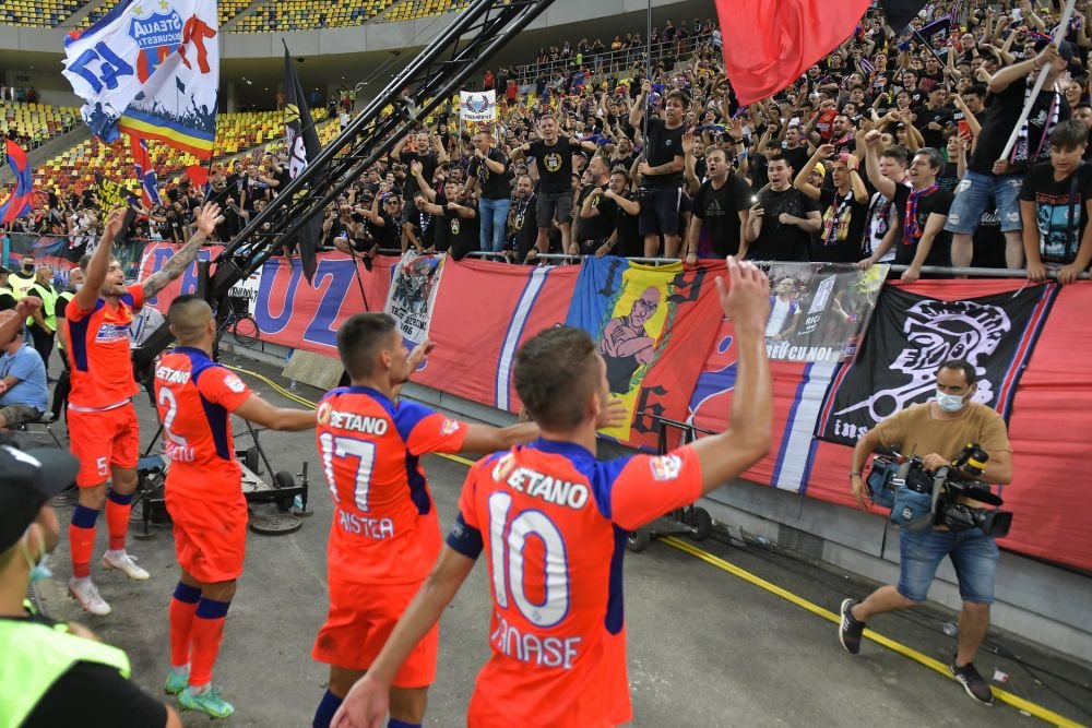 „Unicul dușman al acestei echipe se află în lojă!” Suporterii lui FCSB, atac la Gigi Becali_7