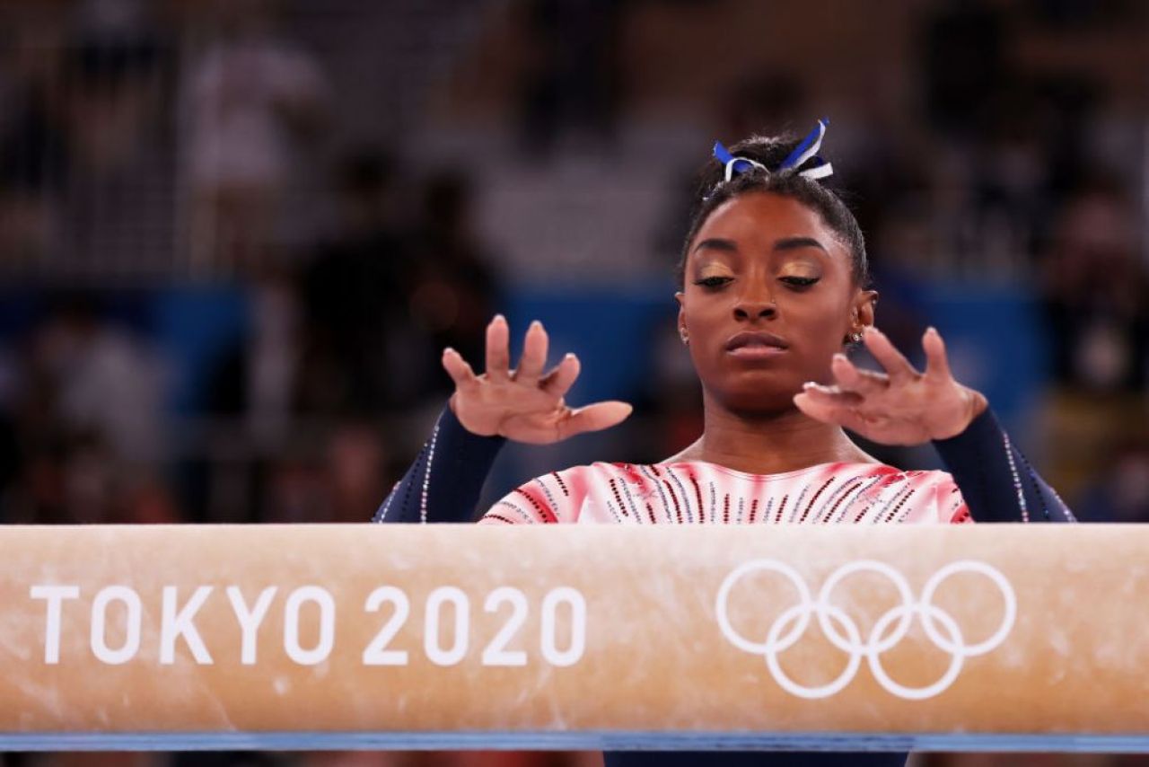 Ce a făcut Simone Biles în finala olimpică de la bârnă, singura probă individuală la care a concurat la Tokyo _6