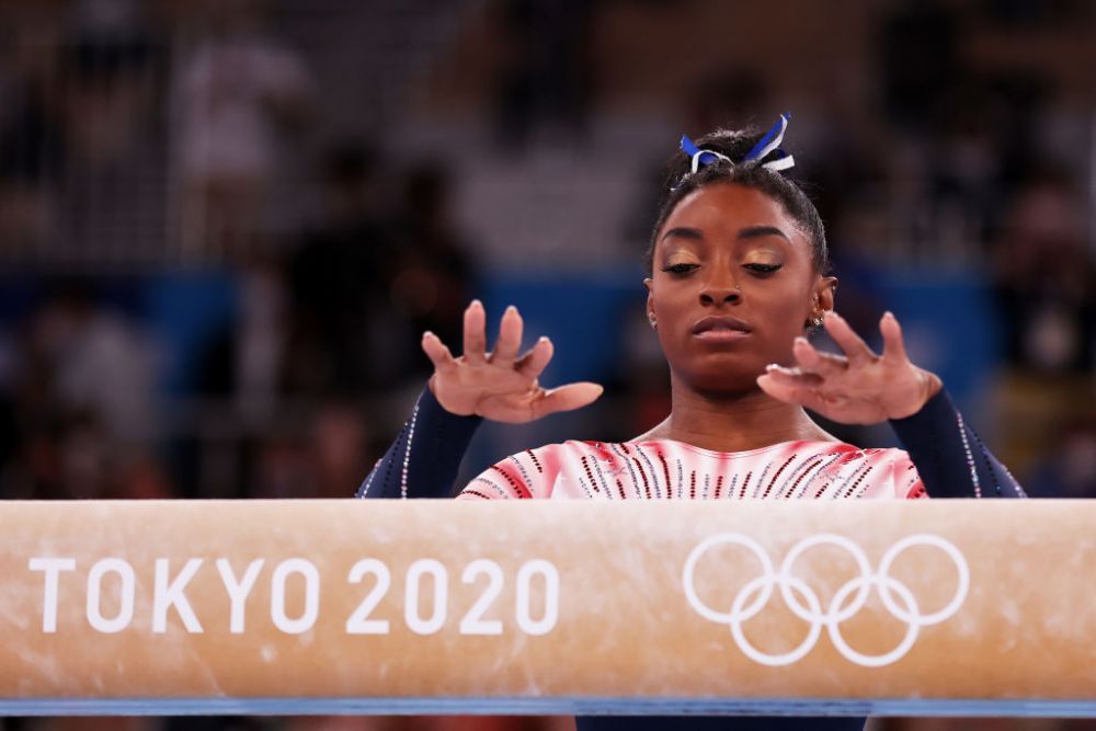 Ce a făcut Simone Biles în finala olimpică de la bârnă, singura probă individuală la care a concurat la Tokyo _6