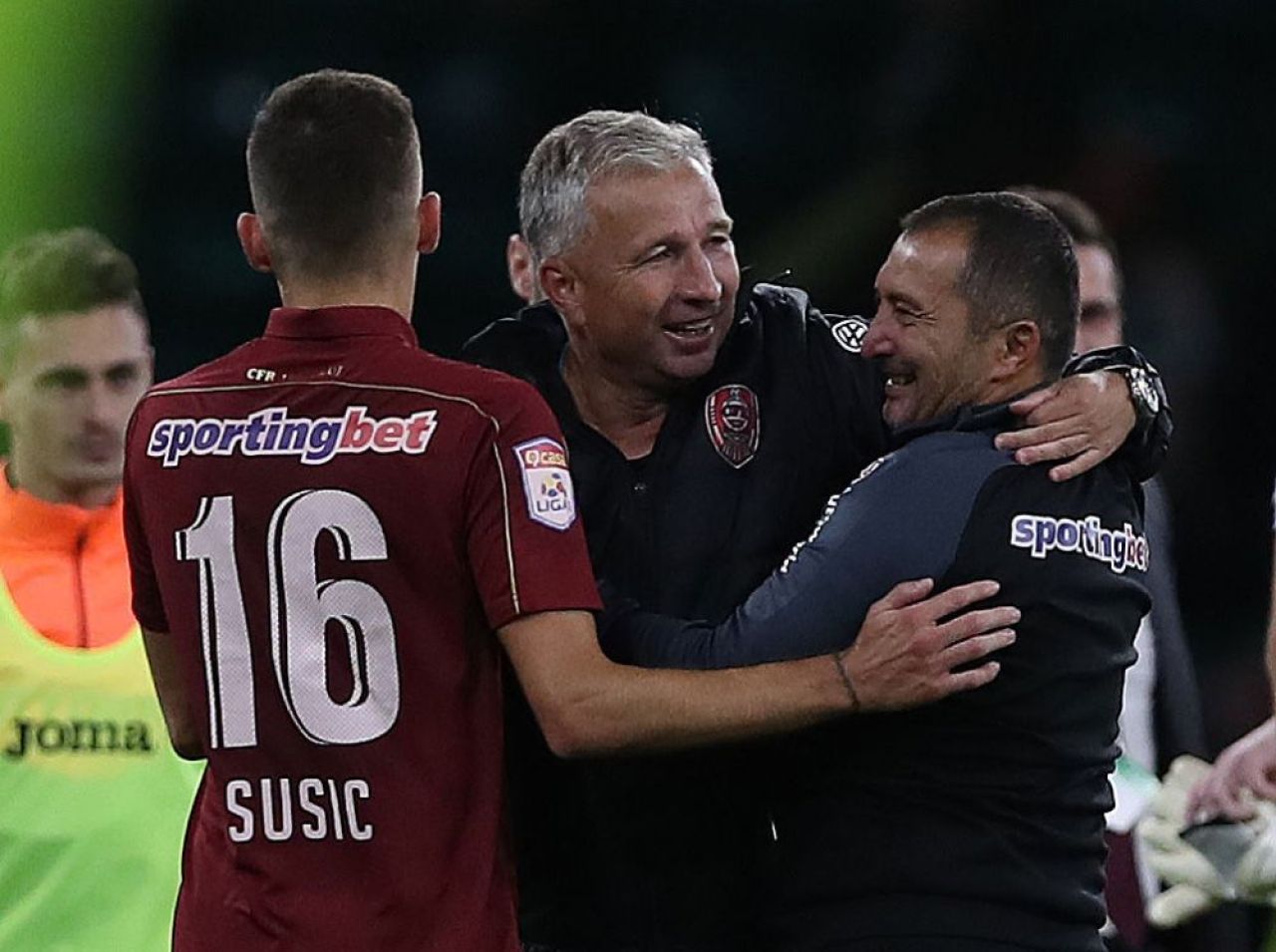 Dan Petrescu se poate întoarce în campionatul pe care îl îndrăgește! Antrenorul este curtat de un club important_2
