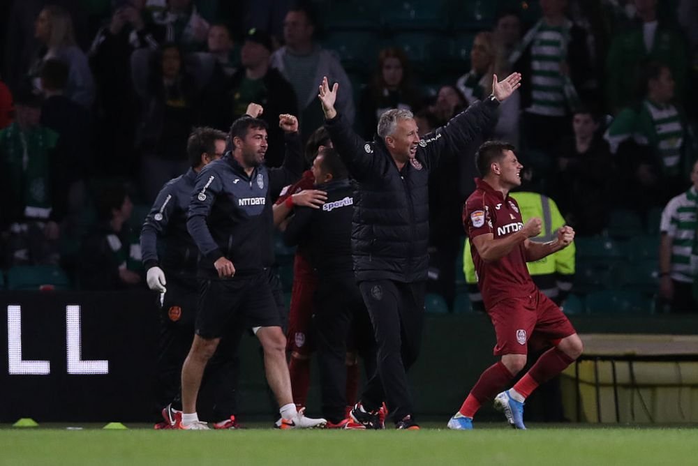 Dan Petrescu se poate întoarce în campionatul pe care îl îndrăgește! Antrenorul este curtat de un club important_3