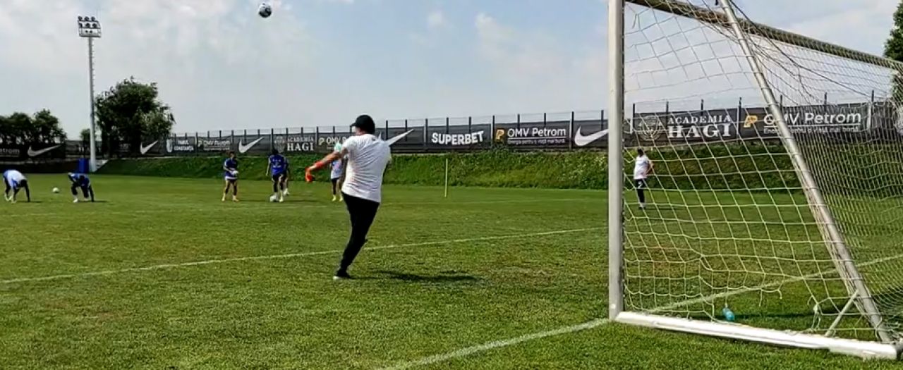 VIDEO | Hagi, minunat și în poartă! Cum și-a surprins „Regele” jucătorii la ultimul antrenament _1