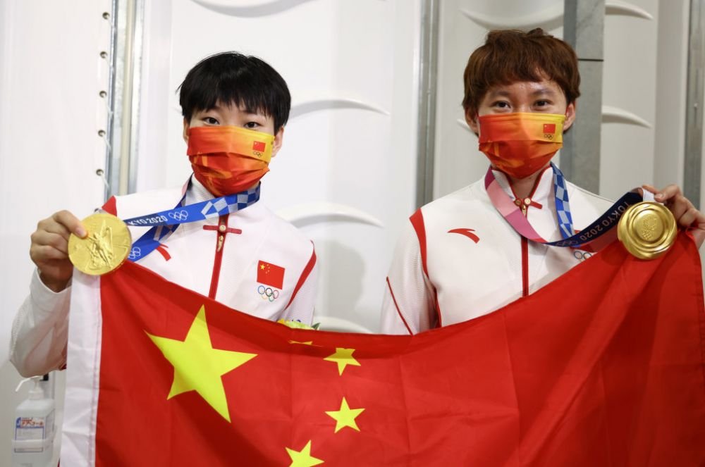 Scandal la Jocurile Olimpice! Fostul dictator a fost omagiat de ciclistele Chinei _2