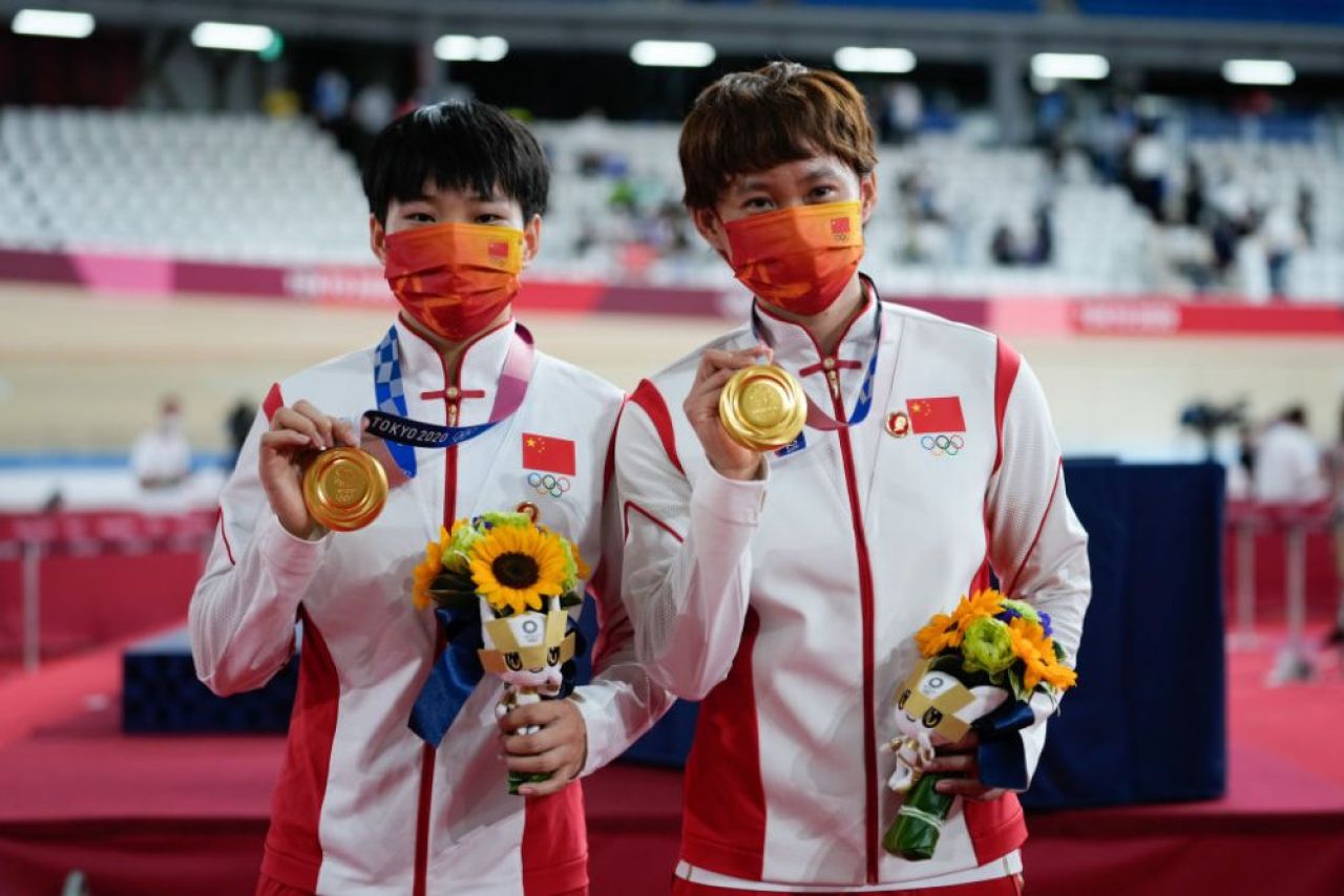Scandal la Jocurile Olimpice! Fostul dictator a fost omagiat de ciclistele Chinei _4