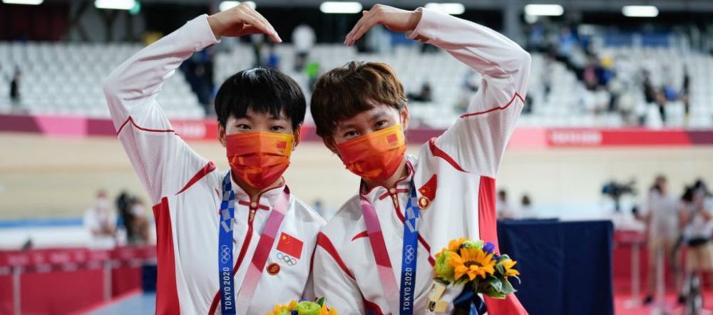 Scandal la Jocurile Olimpice! Fostul dictator a fost omagiat de ciclistele Chinei _5