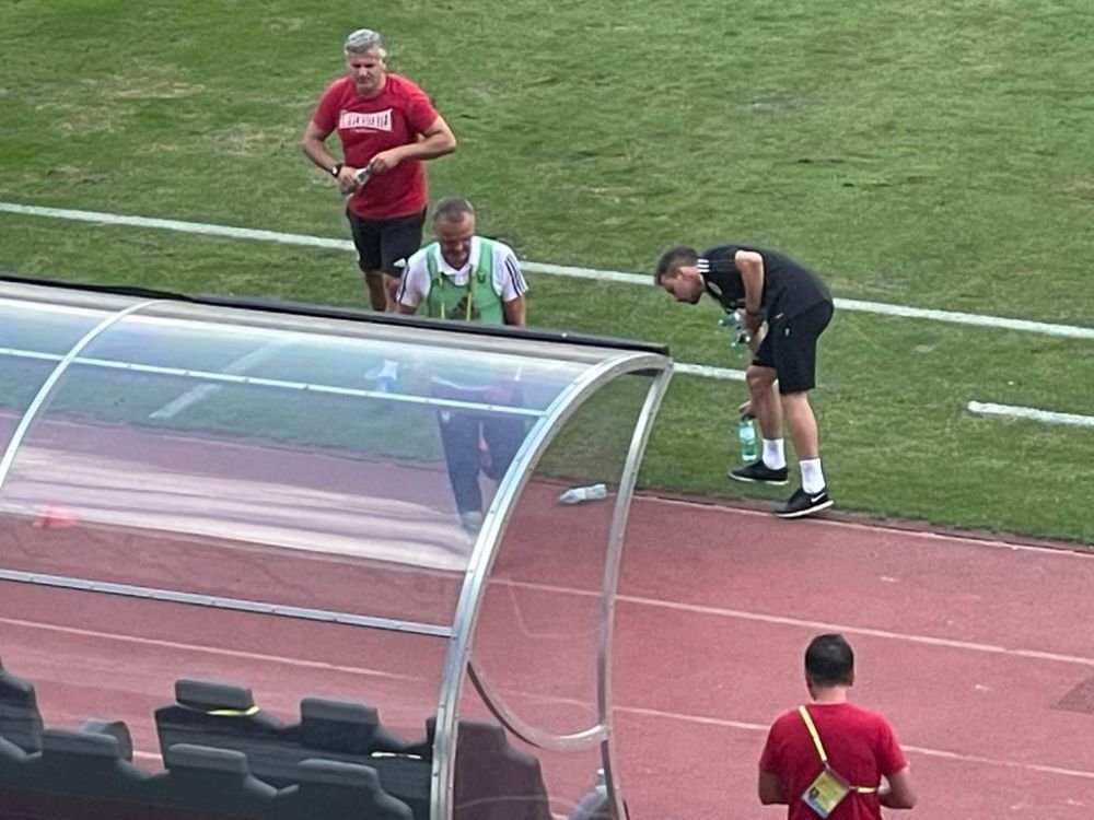 Noi detalii după ce Lincar s-a accidentat la meciul echipei sale! Ce a pățit antrenorul_11