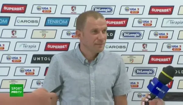 Noi detalii după ce Lincar s-a accidentat la meciul echipei sale! Ce a pățit antrenorul