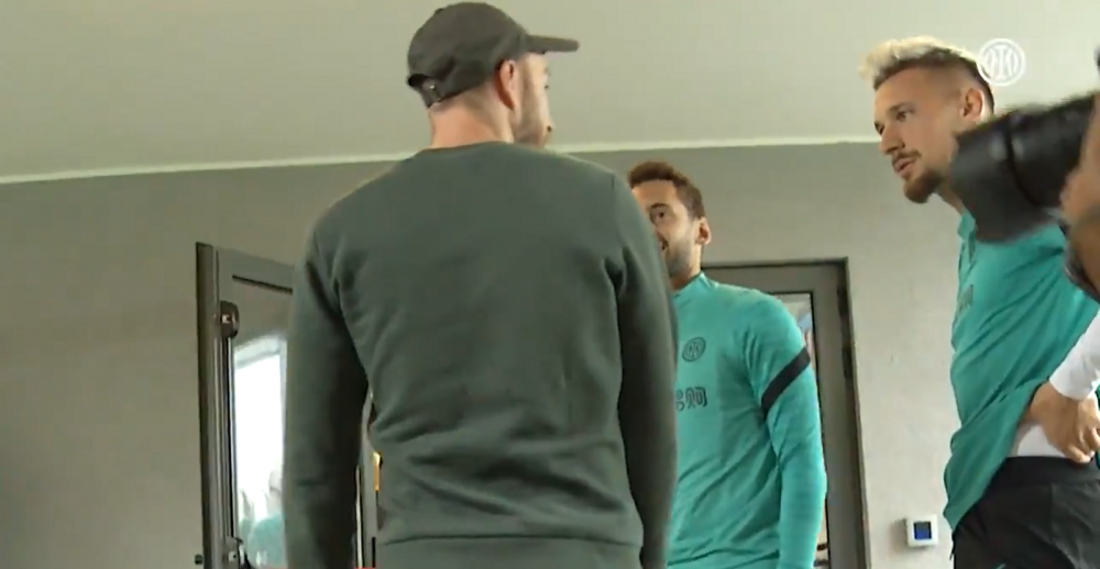 Prima apariție publică a lui Eriksen după șocul de la Euro 2020! Atacantul s-a întâlnit cu colegii de la Inter_4