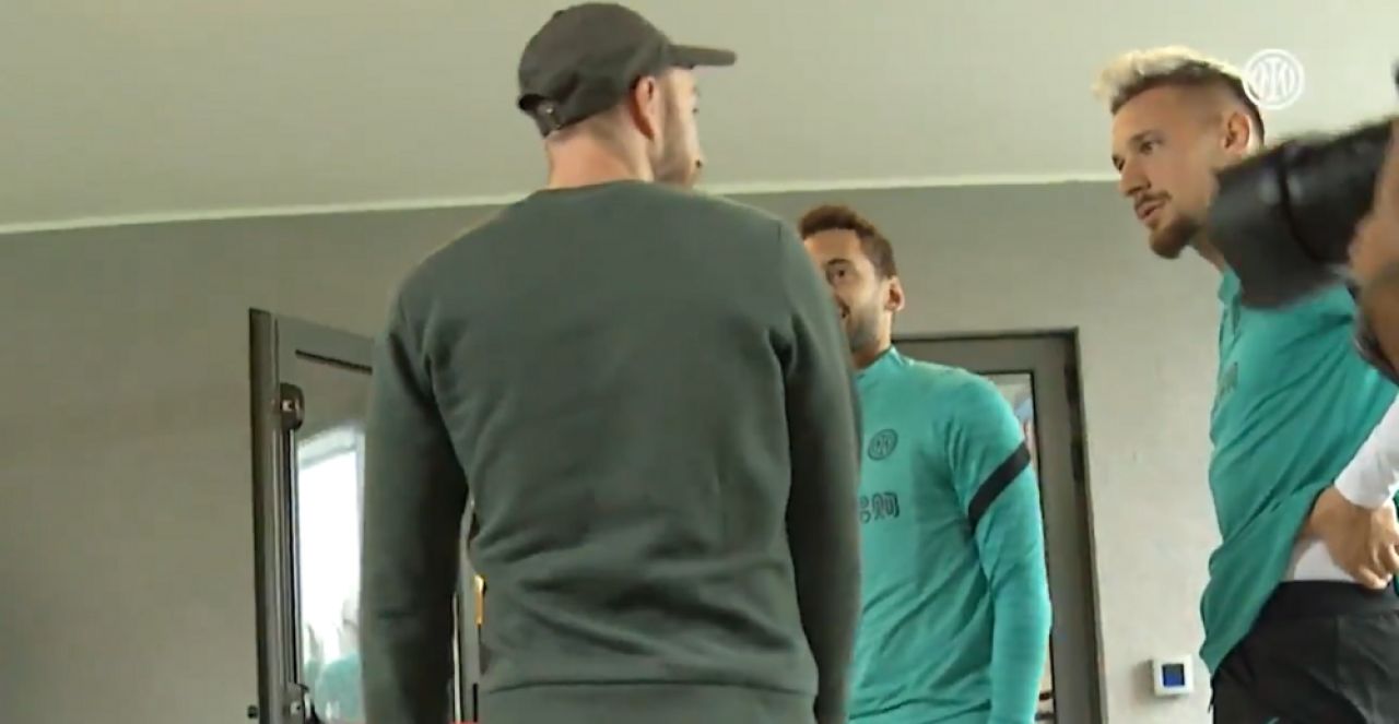 Prima apariție publică a lui Eriksen după șocul de la Euro 2020! Atacantul s-a întâlnit cu colegii de la Inter_4