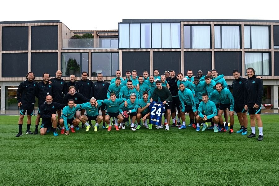 Prima apariție publică a lui Eriksen după șocul de la Euro 2020! Atacantul s-a întâlnit cu colegii de la Inter_9