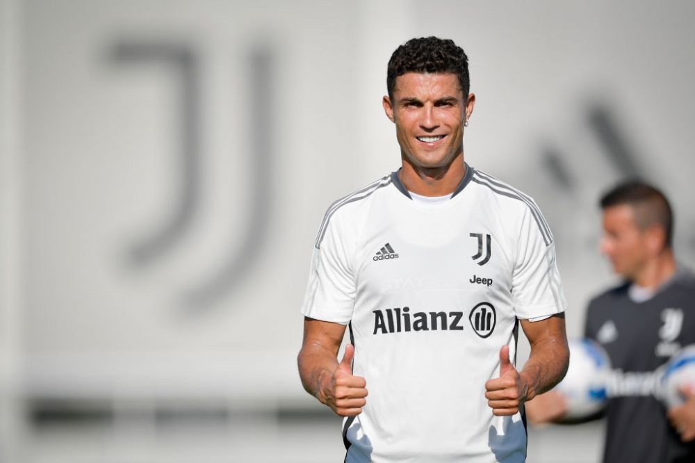 Ronaldo s-a fotografiat alături de cadoul de 610.000 de euro primit de la Georgina Rodriguez_6