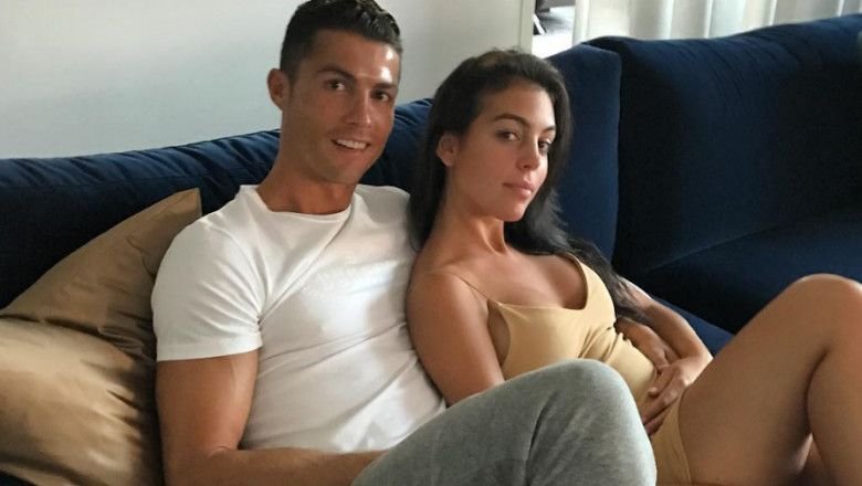 Ronaldo s-a fotografiat alături de cadoul de 610.000 de euro primit de la Georgina Rodriguez_16
