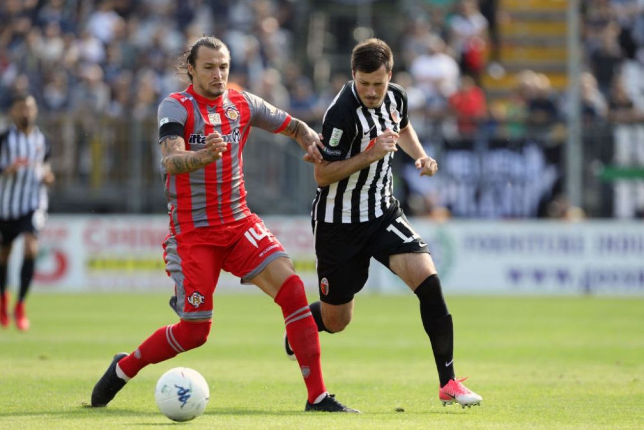 Drum liber spre FCU Craiova? Ce spune Vasile Mogoș despre un eventual transfer la echipa lui Adrian Mititelu_1
