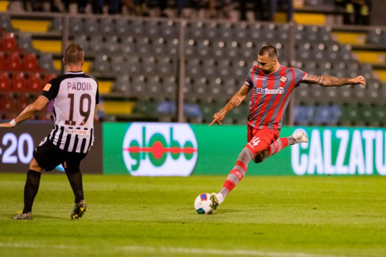 Drum liber spre FCU Craiova? Ce spune Vasile Mogoș despre un eventual transfer la echipa lui Adrian Mititelu_3