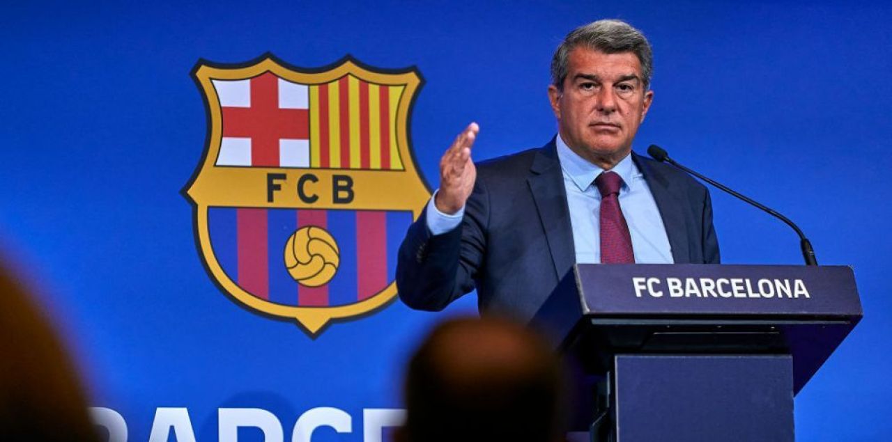 Laporta spulberă și ultimele speranțe ale suporterilor Barcelonei: „Are oferte de la alte cluburi!”_1