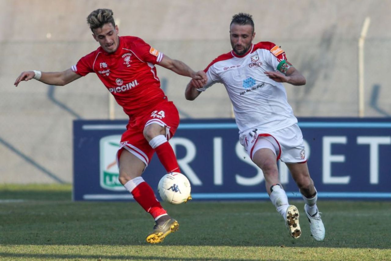 Cei mai valoroși fotbaliști români care sunt liberi de contract. Doi jucători de la națională sunt disponibili_2