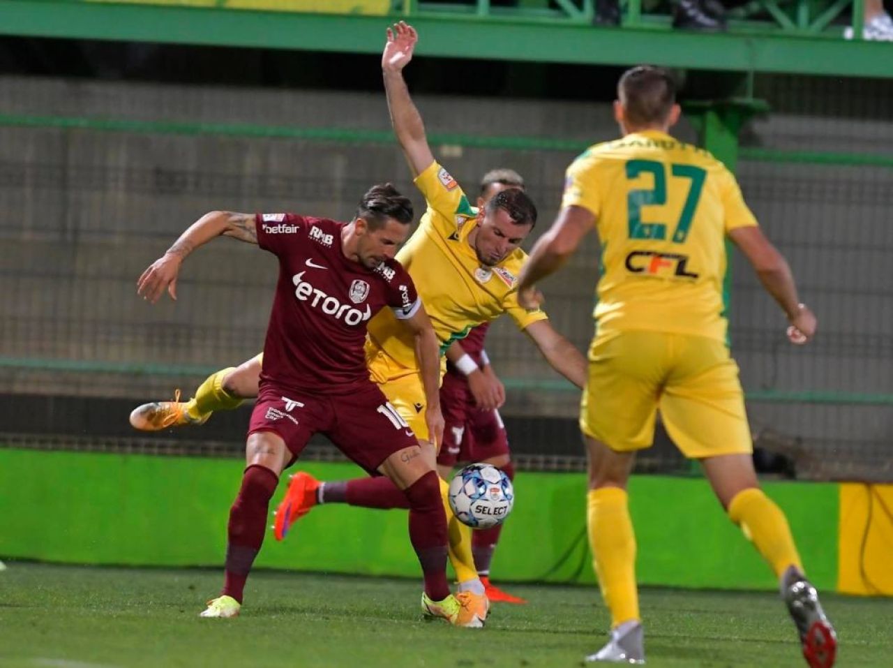 EXCLUSIV | „Ne-a cam urzicat domnul Urzică!” CS Mioveni acuză că rezultatul meciului cu CFR a fost viciat de arbitri_1